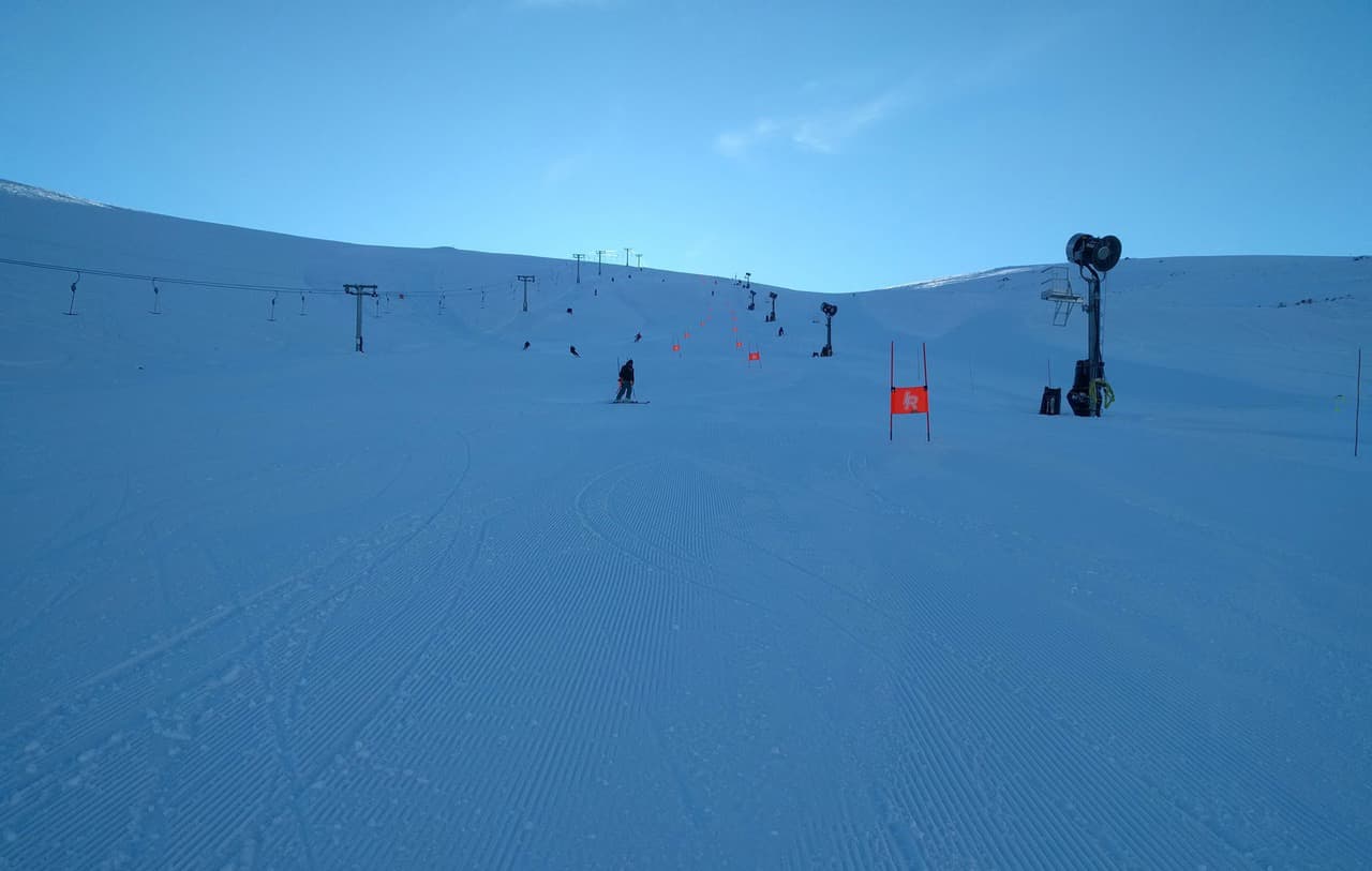 A few members of the SapphireOne team started their southern hemisphere winter season campaign in the South Island of New Zealand this week, in the spectacular McKenzie country, basing themselves at Lake Tekapo.