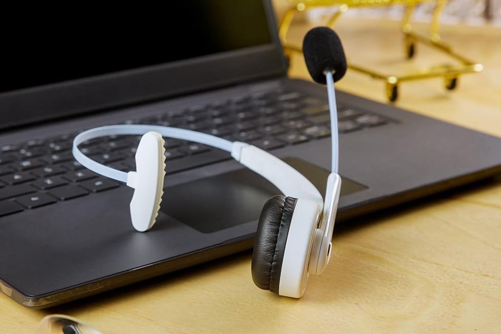 Use SapphireOne SoftPhone integration to manage internal and external calls, maximise your CRM system and build relationships that last.